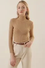 Pull à col roulé côtelé beige 15796