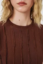 Women's Textured Sleeveless Knitted Stretch Blouse 991 - Brown