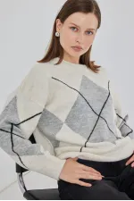 15895 Oversized Knitwear Sweater with Diamond Pattern - M. Cream