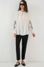 Kadın Nakışlı Örme Bluz 941 - Beyaz