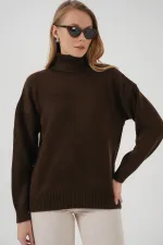 15917 Kadın Balıkçı Yaka Oversize Triko Kazak - Kahverengi