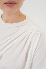 Büzgü Detaylı Kısa Kol Sandy Bluz 945 - Beyaz