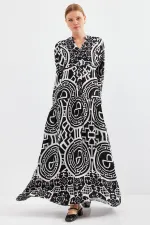 Robe hijab en viscose à motifs noirs et blancs pour femme 2423