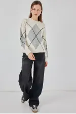 15895 Oversized Knitwear Sweater with Diamond Pattern - M. Cream