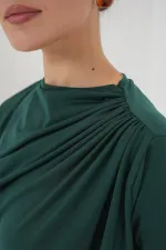 Chemisier Sandy à manches courtes et détails froncés 945 - Vert émeraude