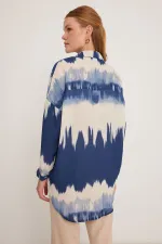 Chemise oversize à motifs crème et bleu marine pour femme 5923