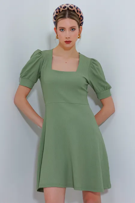 Robe courte verte à col carré en maille pour femme
