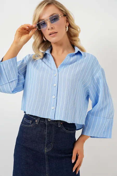 Chemise courte rayée oversize pour femme 20326 - Bleu