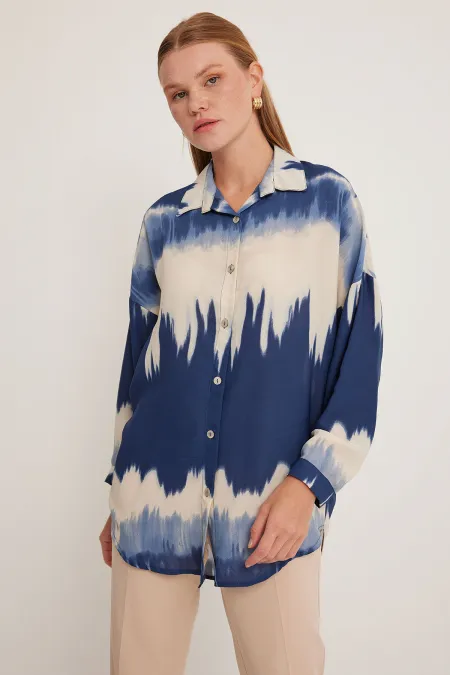 Chemise oversize à motifs crème et bleu marine pour femme 5923