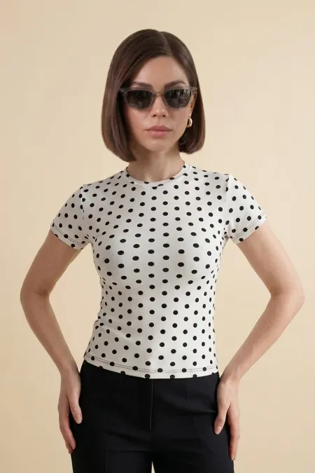 Chemisier à pois à manches courtes pour femme 40019 - Blanc
