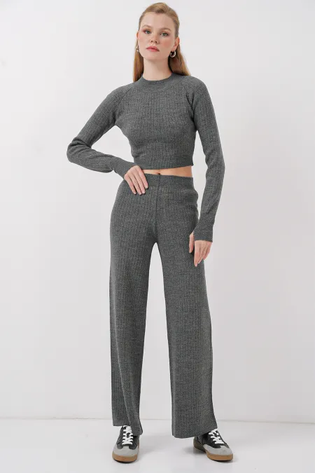 Ensemble pull court et pantalon en maille pour femme 15905 - Gris fumé