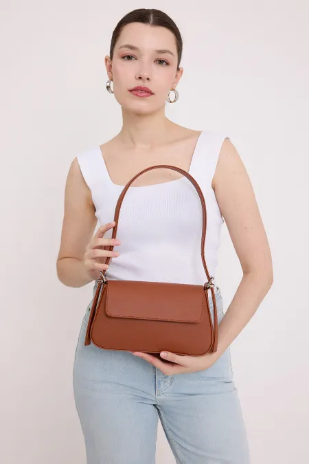Sac baguette à rabat beige pour femme 010169