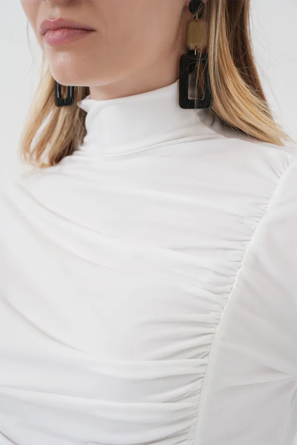 938 Büzgü Detaylı Dik Yaka Sandy Bluz - Beyaz