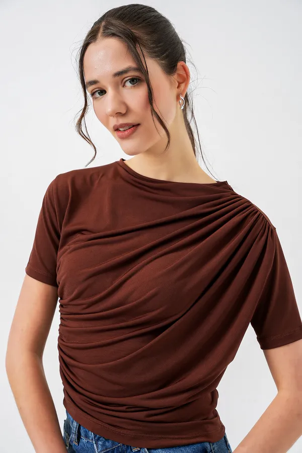 Chemisier Sandy à manches courtes et détails froncés 945 - Marron