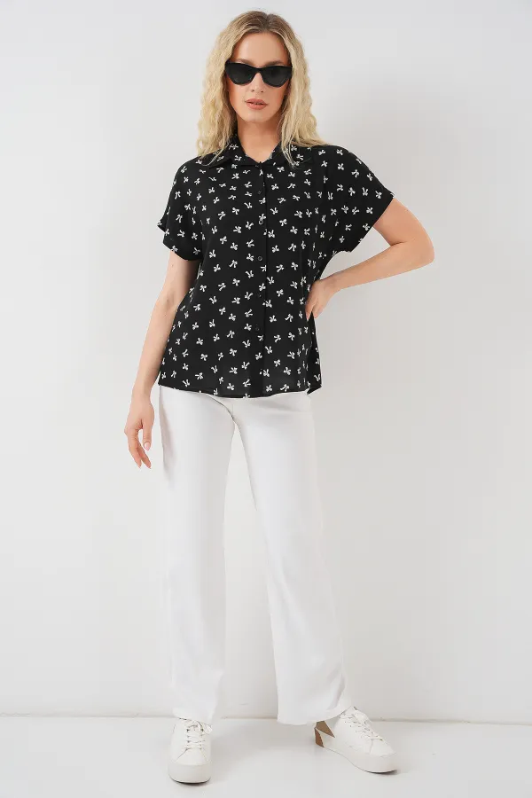 Chemise à manches courtes à motifs pour femme 20310 - Noire