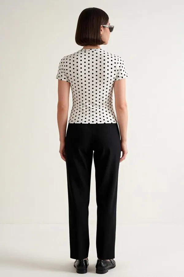 Chemisier à pois à manches courtes pour femme 40019 - Blanc