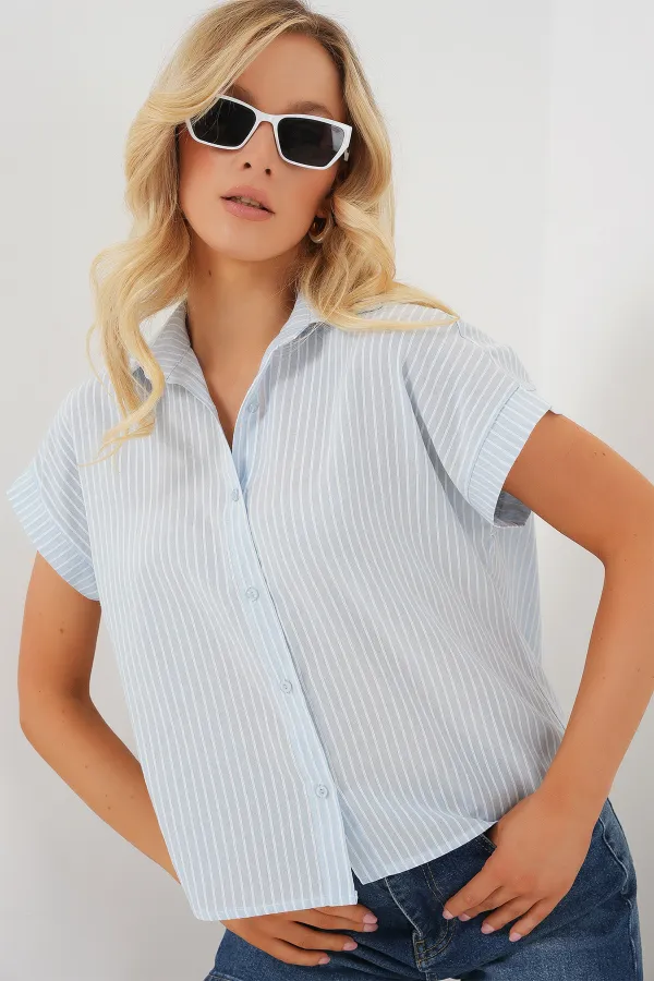 Chemise rayée à manches courtes pour femme 20324 - Bleu clair