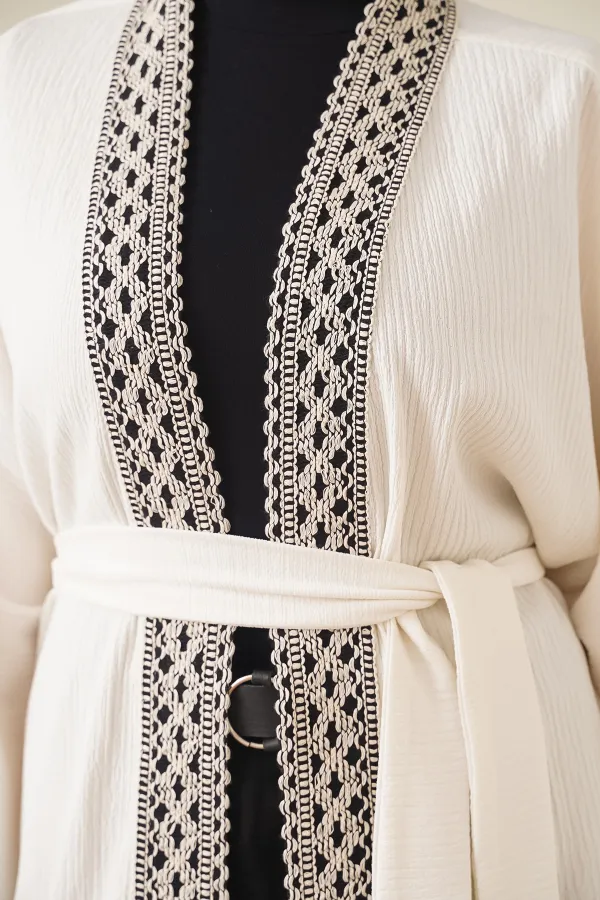 5865 Embroidered Knitted Long Kimono - White