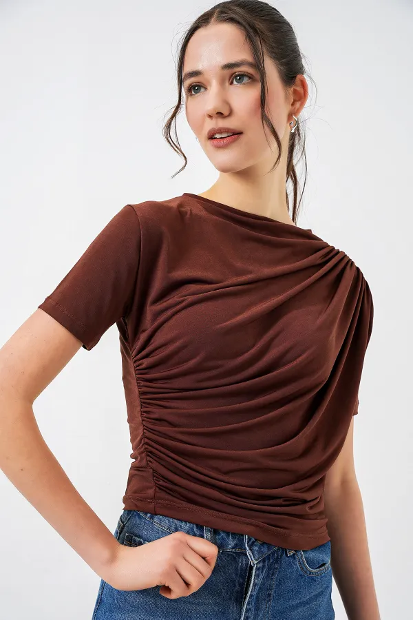 Chemisier Sandy à manches courtes et détails froncés 945 - Marron