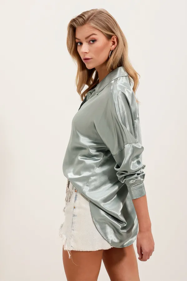 Chemise oversize en satin vert clair (réf. 3985)