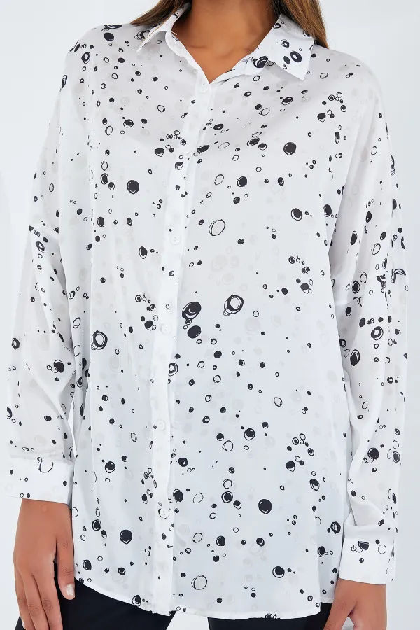 Chemise oversize en satin à motifs noirs et blancs pour femme 3985