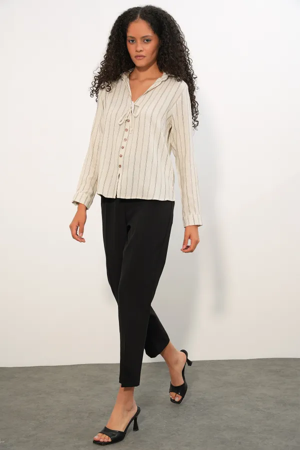 Chemise rayée en lin à lacets pour femme 995 - Crème
