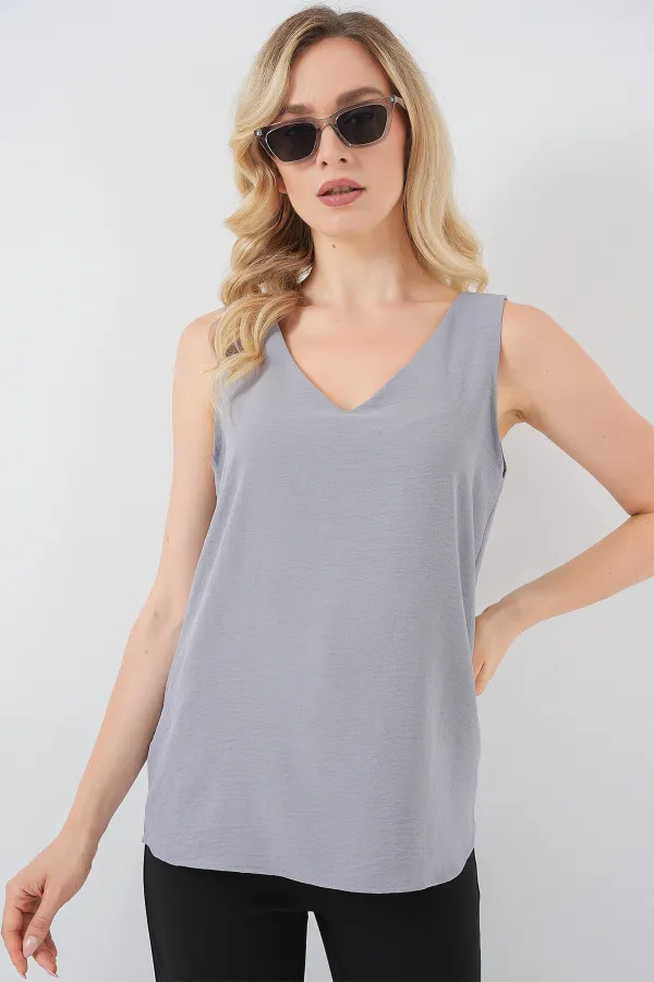 V Yaka Sıfır Kol Bluz 950 - Gri