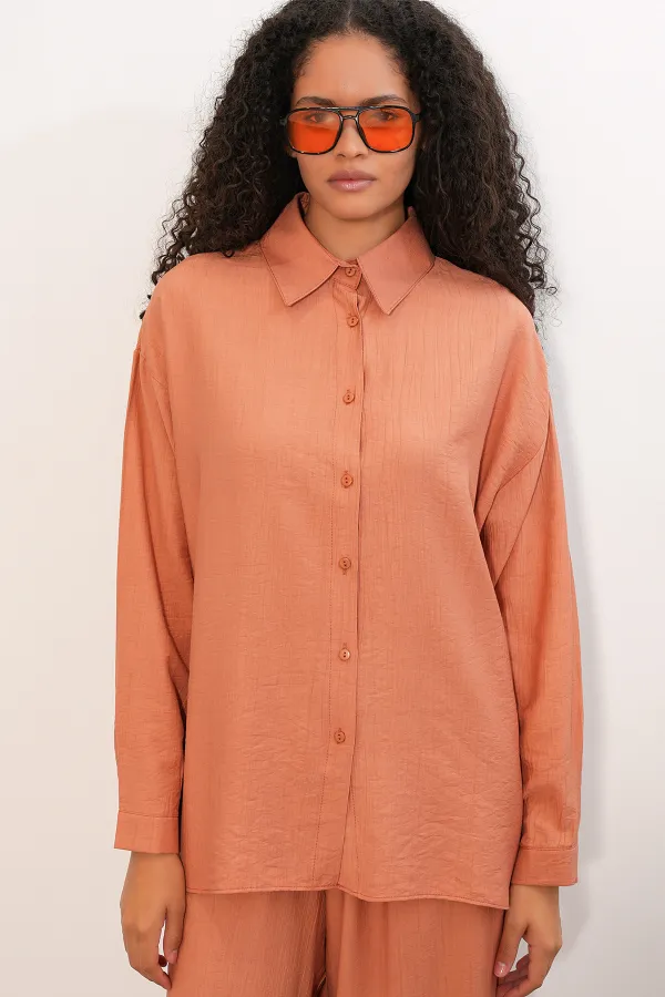 Women's Textured Shirt and Pants Two-Piece Set 6710 - Salmon Women's Textured Shirt and Pants Two-Piece Set 6710 - Salmon
