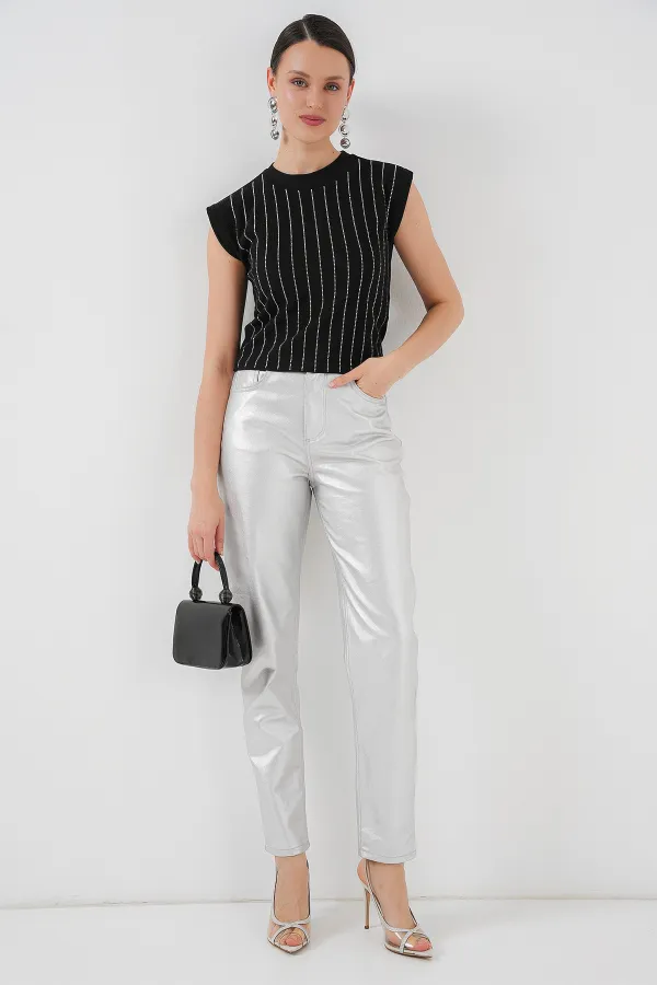 Chemisier sans manches orné pour femme 931 - Noir