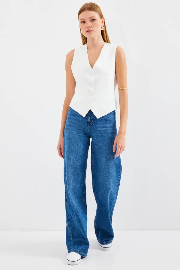 6796 Short Woven Vest - Ecru