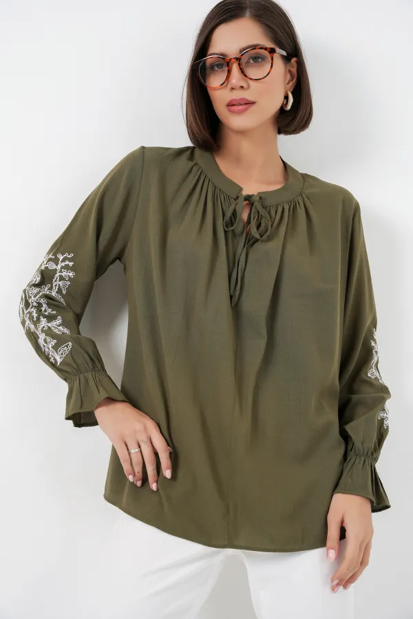 Chemisier brodé en maille pour femme 941 - Kaki