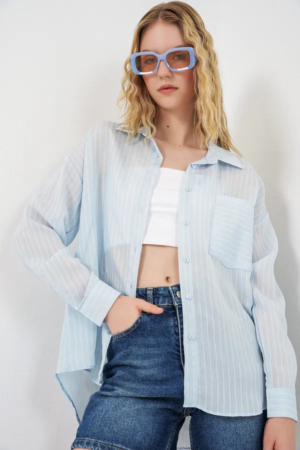 Kadın Tek Cepli Çizgili Oversize Gömlek 20375 - Mavi Kadın Tek Cepli Çizgili Oversize Gömlek 20375 - Mavi