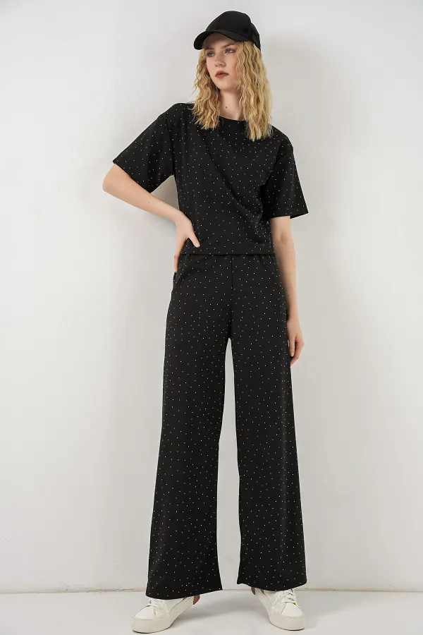 Women's Embellished T-Shirt and Pants Two-Piece Set 30105 - Black Women's Embellished T-Shirt and Pants Two-Piece Set 30105 - Black