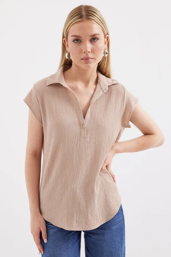 20123 Polo Collar Knitted Blouse - Beige 20123 Polo Collar Knitted Blouse - Beige