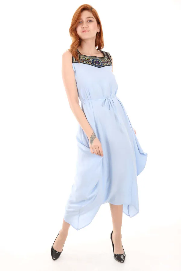 Robe brodée sur le devant 1512 - Bleu