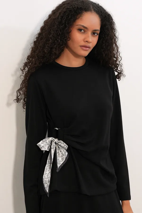 Women's Scarf Blouse and Skirt Two-Piece Set 8077 - Black Women's Scarf Blouse and Skirt Two-Piece Set 8077 - Black