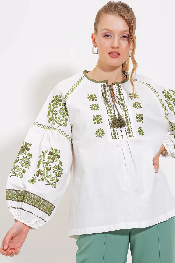 Chemisier en lin brodé kaki écru pour femme 902