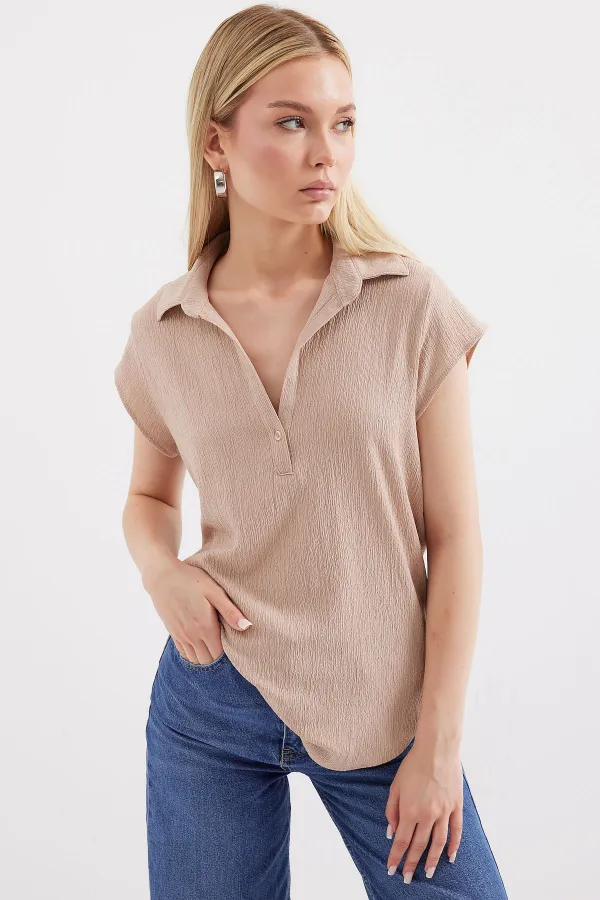 20123 Polo Collar Knitted Blouse - Beige 20123 Polo Collar Knitted Blouse - Beige