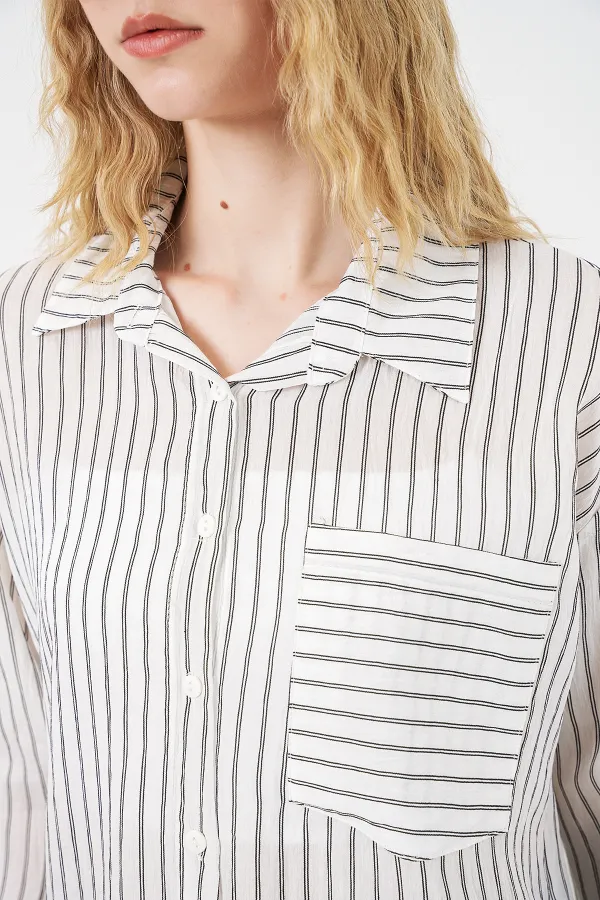 Kadın Tek Cepli Çizgili Oversize Gömlek 20375 - Beyaz Kadın Tek Cepli Çizgili Oversize Gömlek 20375 - Beyaz