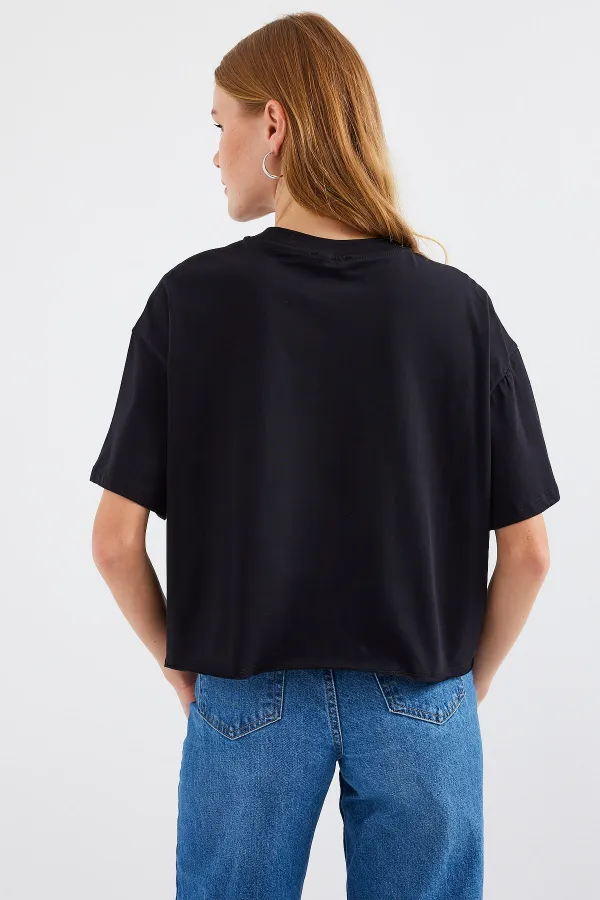 4321 Oversize T-Shirt with Pocket Detail - Black