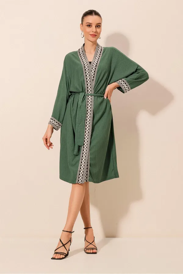 Kimono long brodé en maille 5865 - Vert émeraude