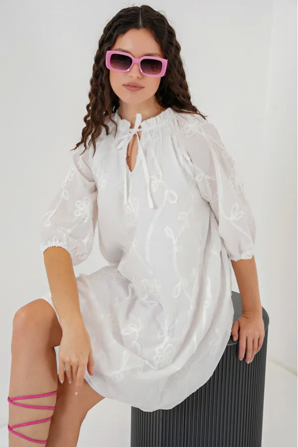 Robe courte à motifs pour femme 2528 - Blanche