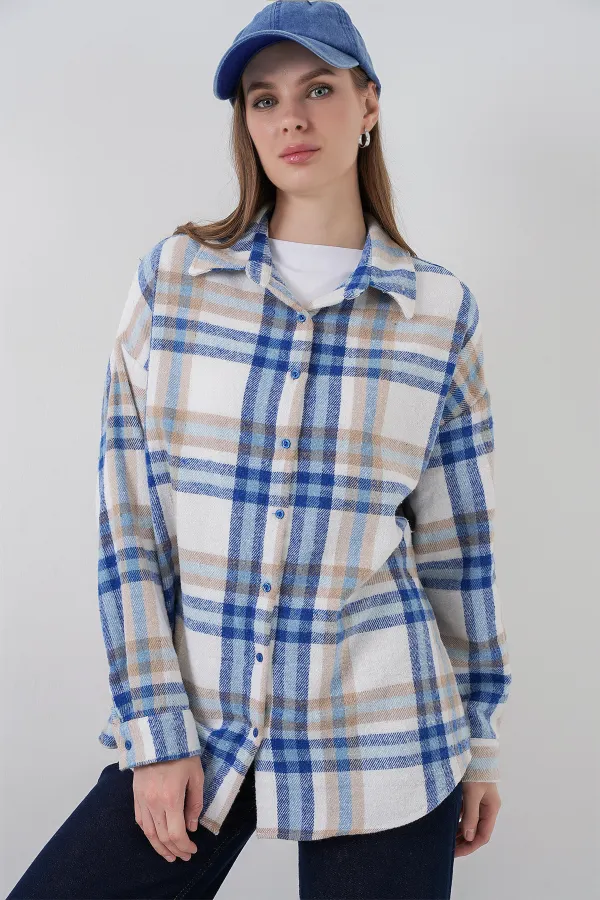 Chemise bûcheronne oversize à carreaux pour femme 3854 A.Écru