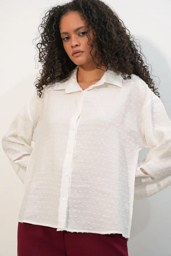 Kadın Oversize Desenli Gömlek 20379 - Beyaz Kadın Oversize Desenli Gömlek 20379 - Beyaz