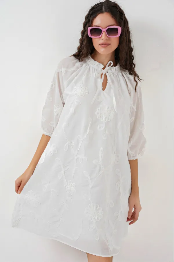 Robe courte à motifs pour femme 2528 - Blanche