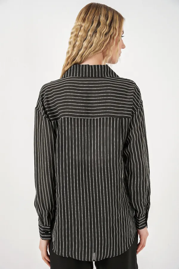 Kadın Tek Cepli Çizgili Oversize Gömlek 20375 - Siyah Kadın Tek Cepli Çizgili Oversize Gömlek 20375 - Siyah