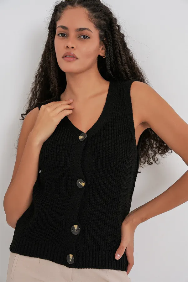 15881 Buttoned Short Knit Vest - Black