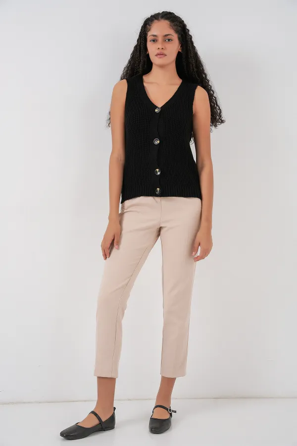 15881 Buttoned Short Knit Vest - Black