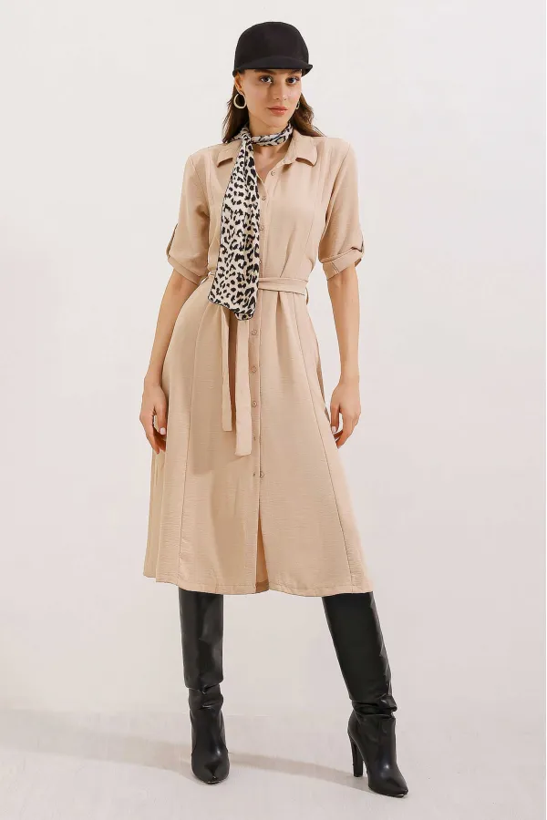 Robe-chemise beige ceinturée pour femme 2442