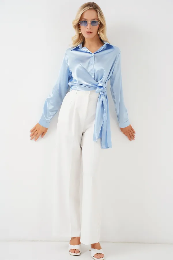 Chemise satinée à manches longues pour femme avec fermeture à nouer 20287 - Bleu